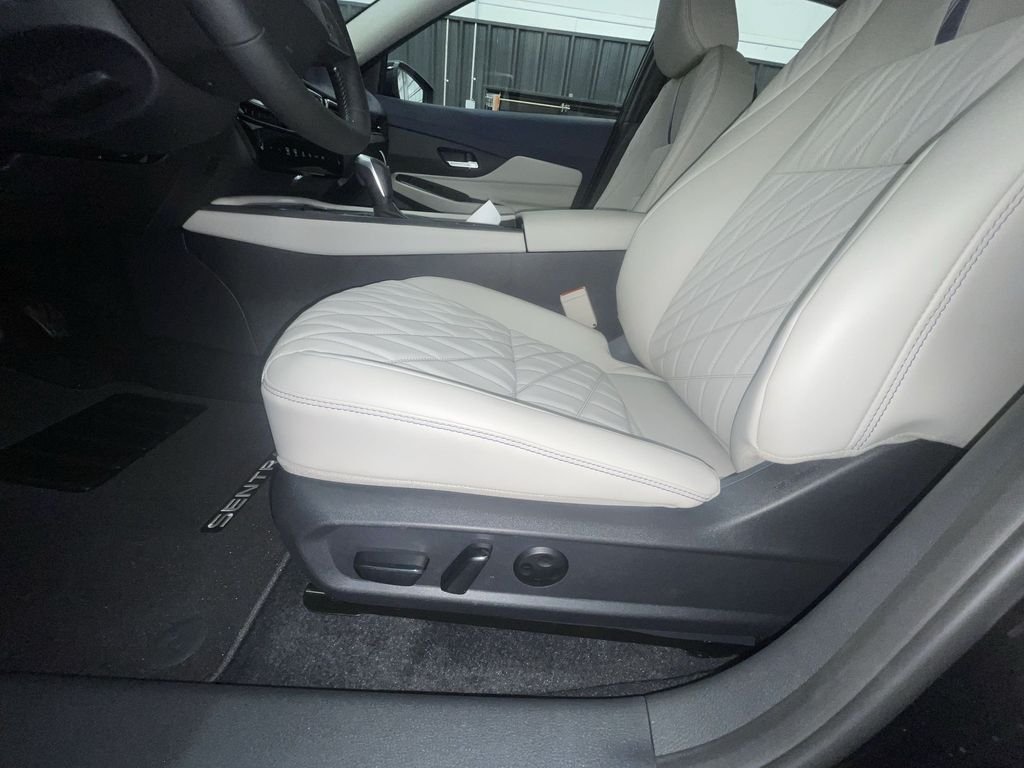 2026 Nissan Sentra SL - Photo 12