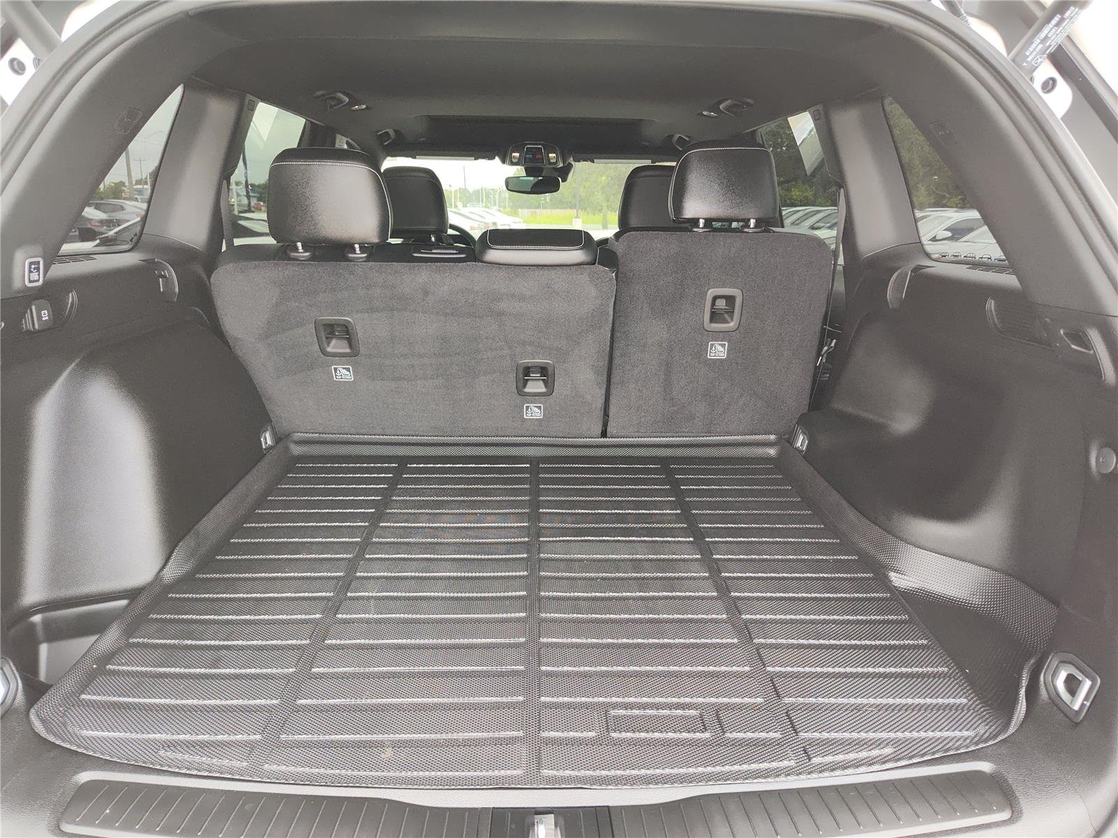 Used 2024 WHITE JEEP LARE image 6