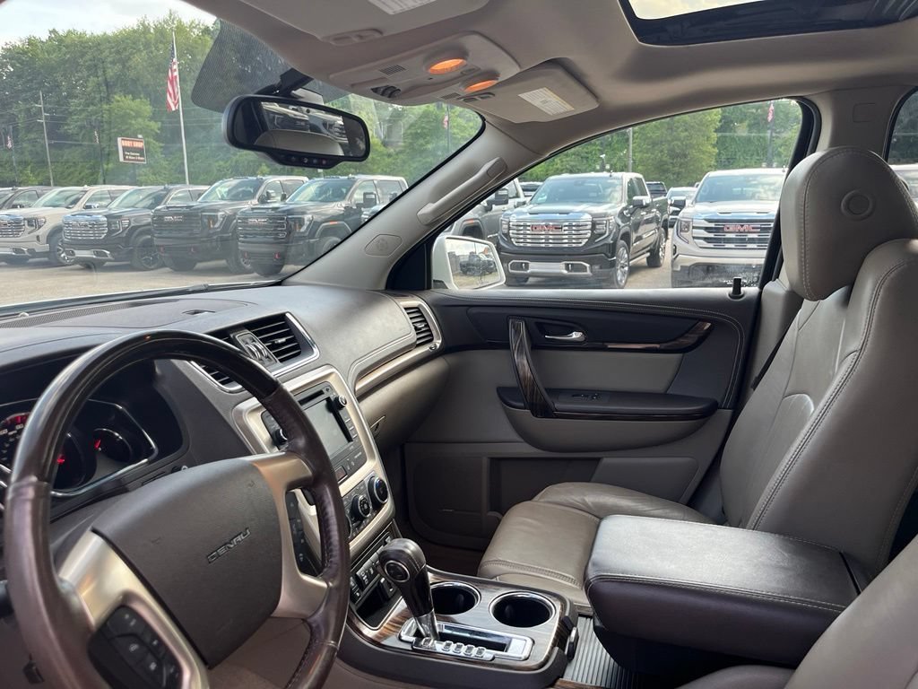 Used 2016 WHITE FROST TRICOAT GMC Denali image 18