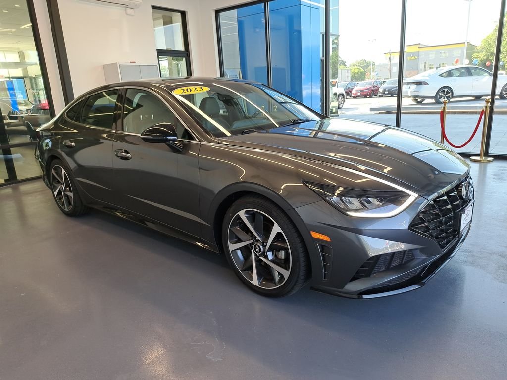 Used 2023 Gray Hyundai SEL Plus image 8