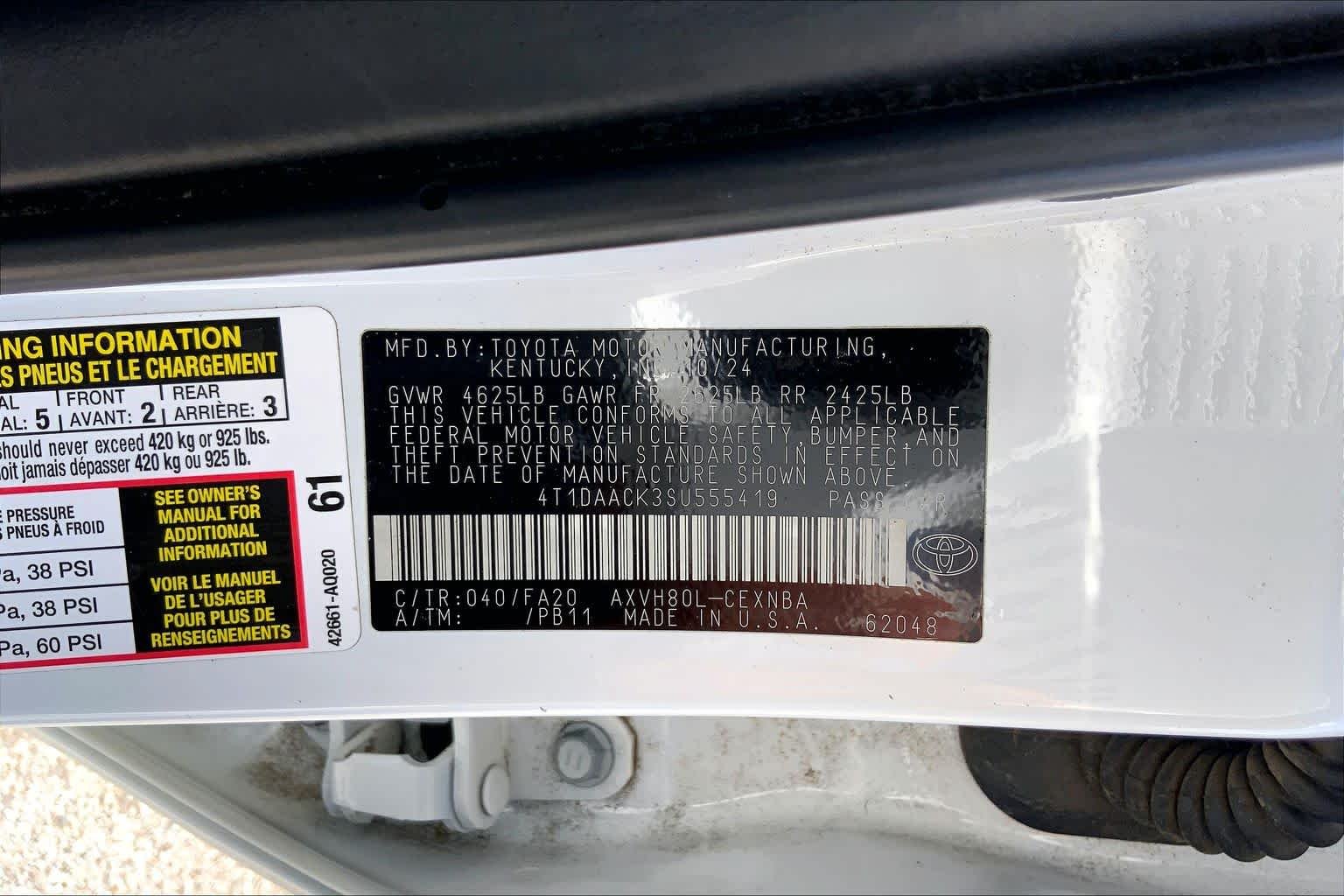 Used 2025 Ice Cap Toyota LE image 36