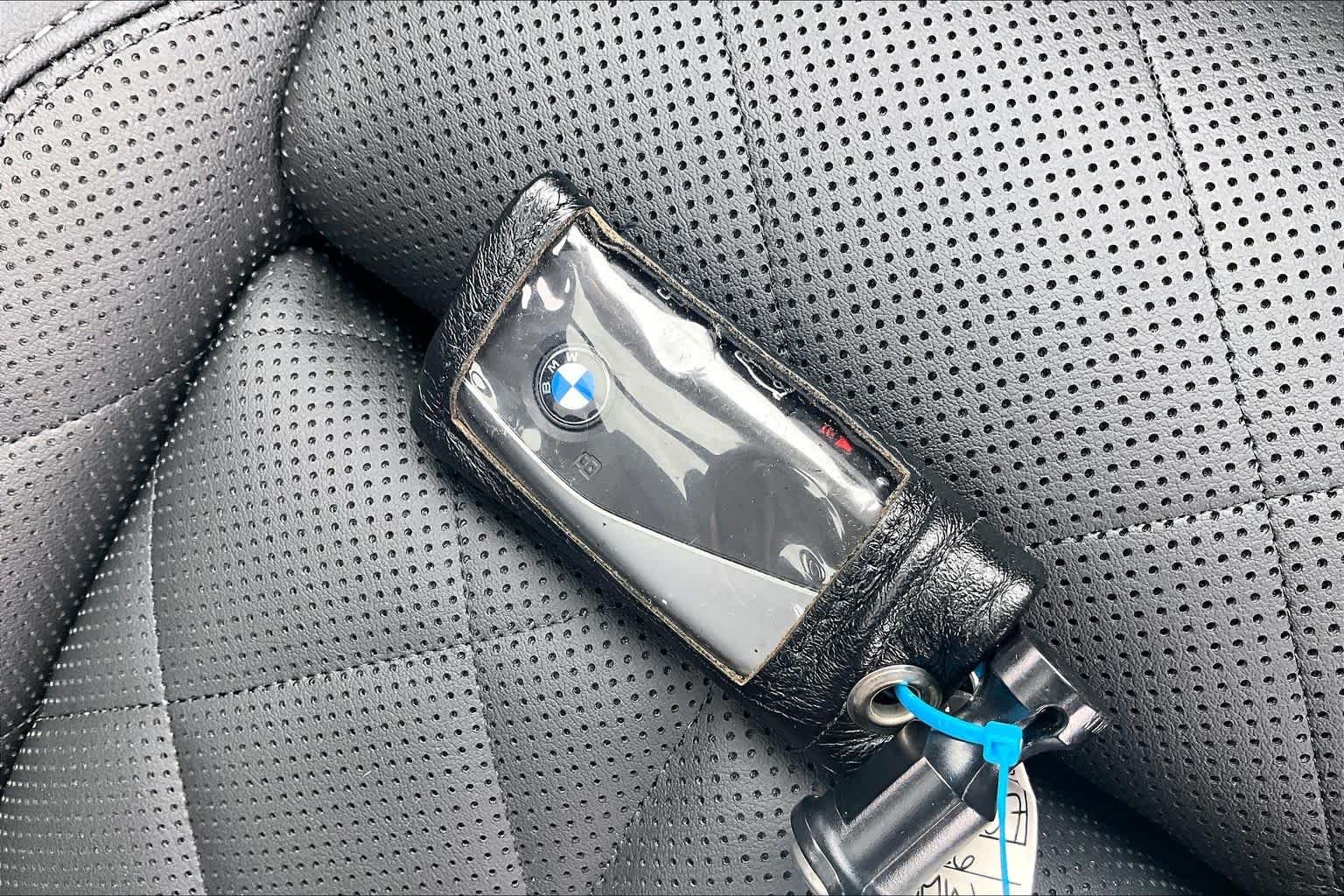 Used 2026 Skyscraper Grey Metallic BMW xDrive40i image 14