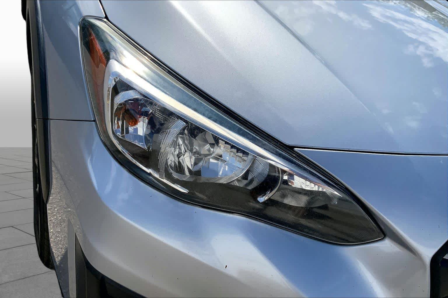 Used 2019 WHITE Subaru Premium image 24