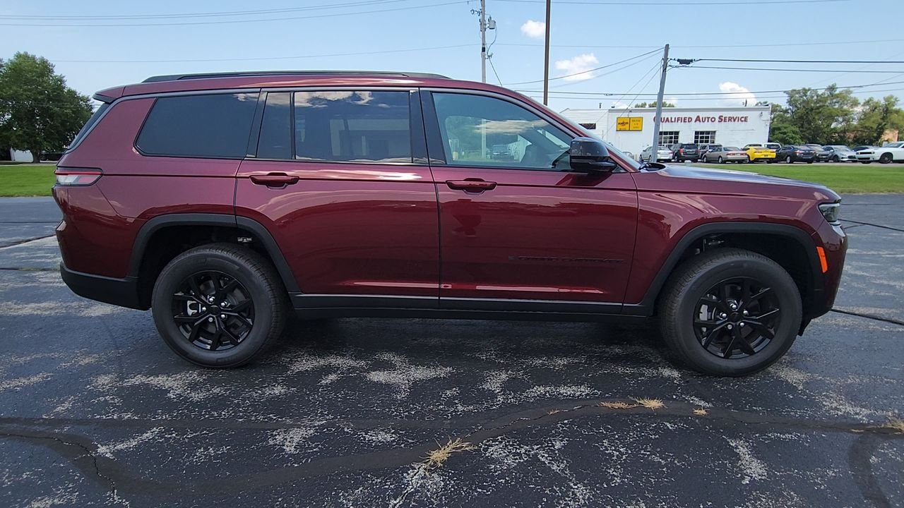 New 2026 Red Jeep Altitude image 9
