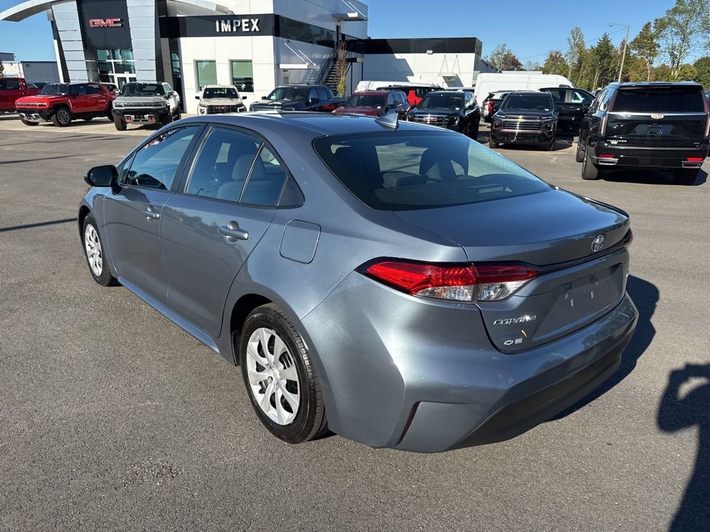 View vehicle photo 3