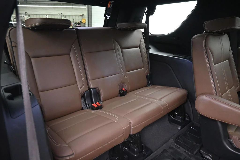 Used 2025 Black Chevrolet High Country image 11