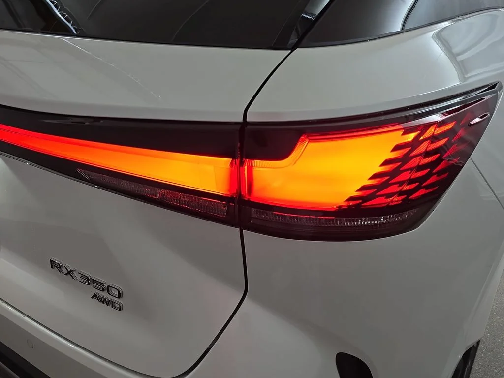 New 2026 Eminent White Pearl Lexus PREMIUM image 31