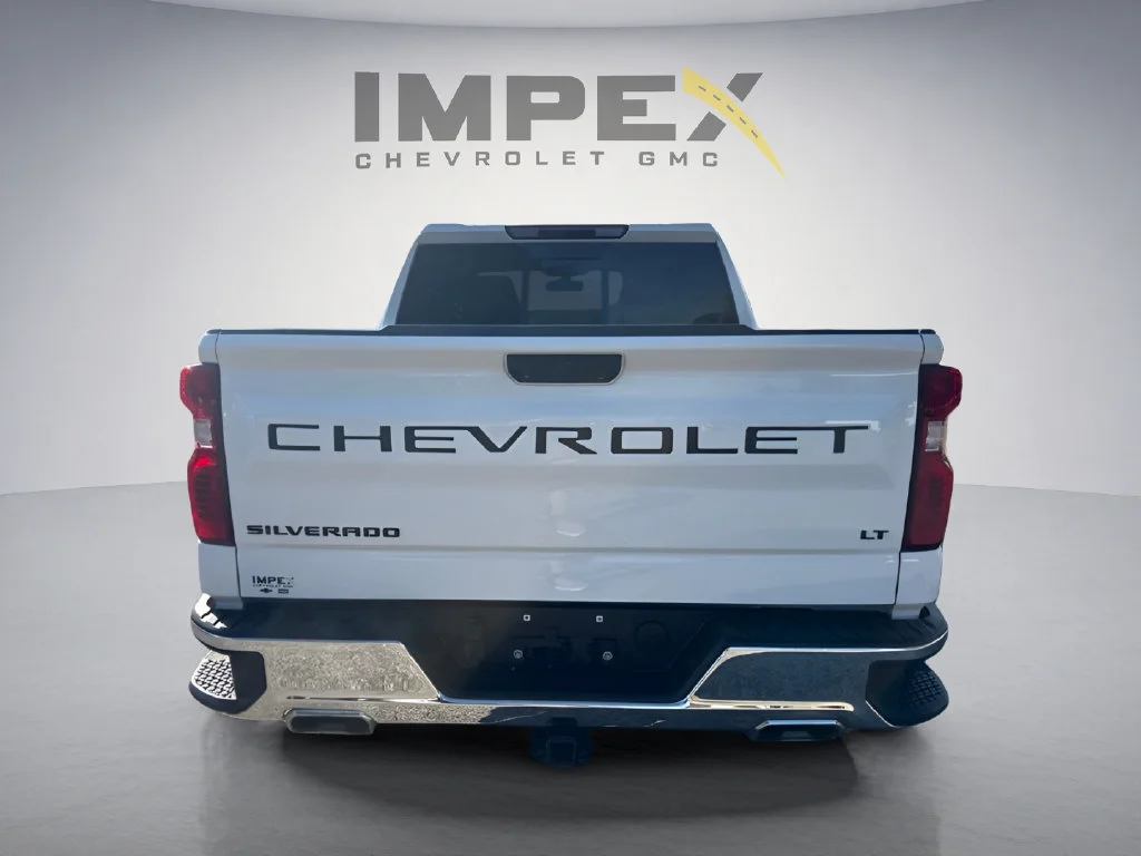 Used 2024 Summit White Chevrolet LT image 11