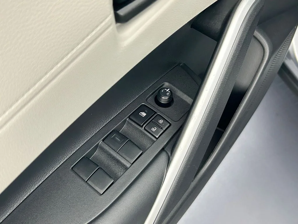 Used 2025 Silver Toyota L image 11
