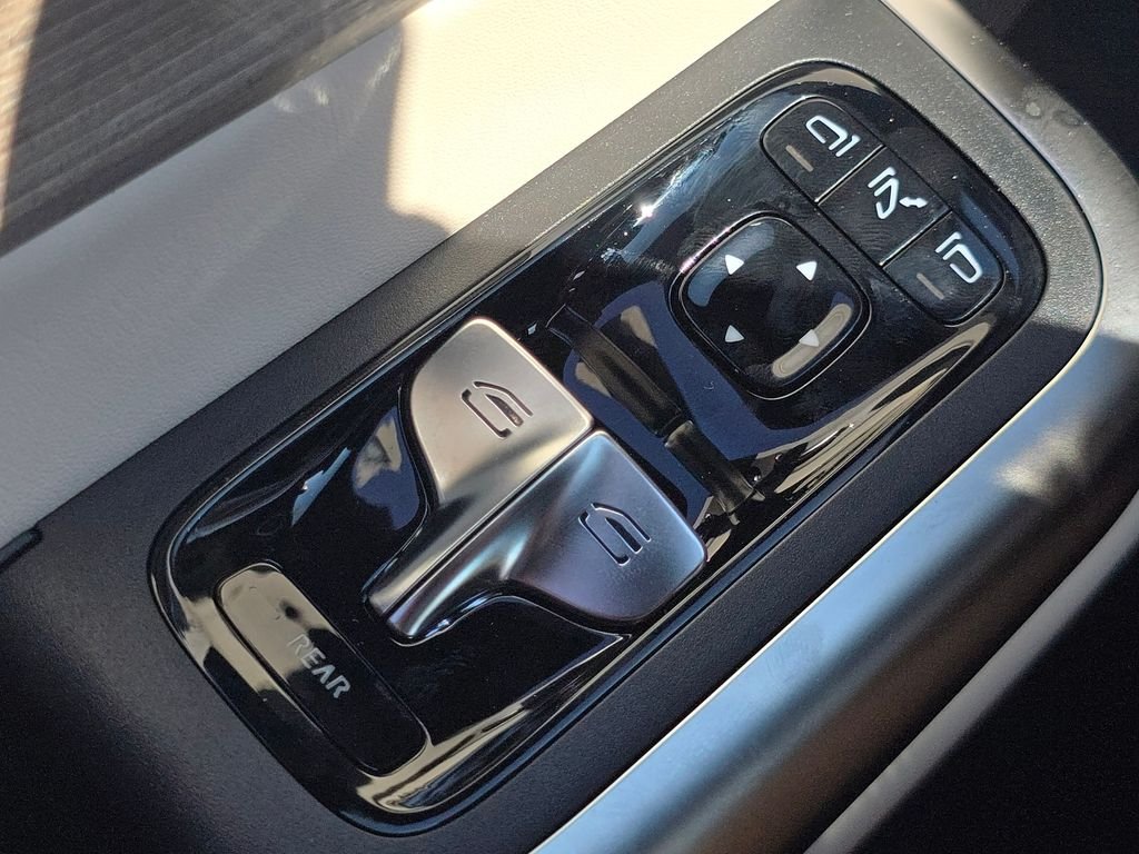 New 2027 MANUFAKTUR Alpine Grey Mercedes-Benz CLA 220 image 23