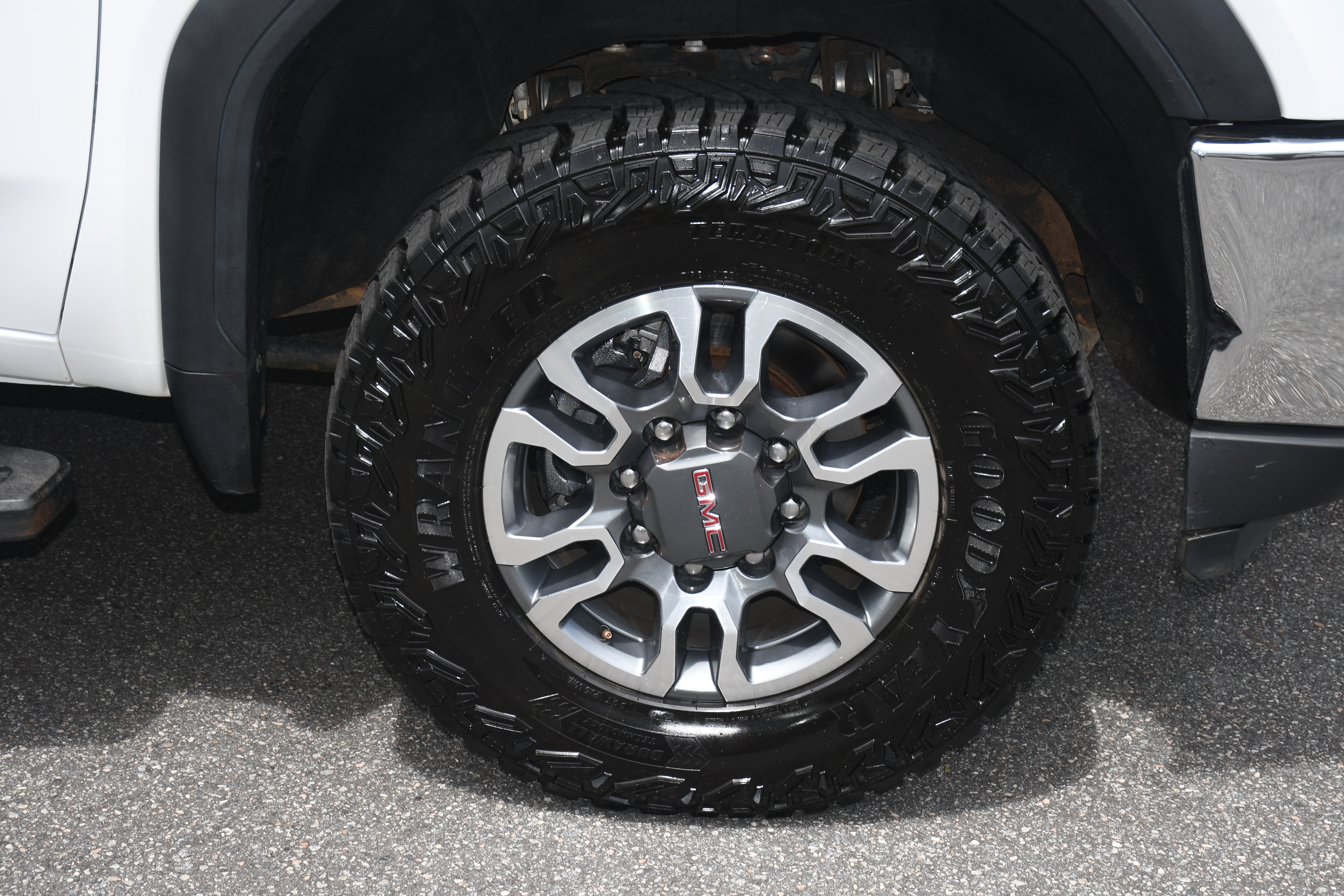 Used 2022 White GMC Pro image 19