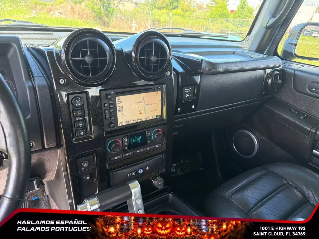 Used 2007 Glacier Blue Metallic HUMMER SUT image 23