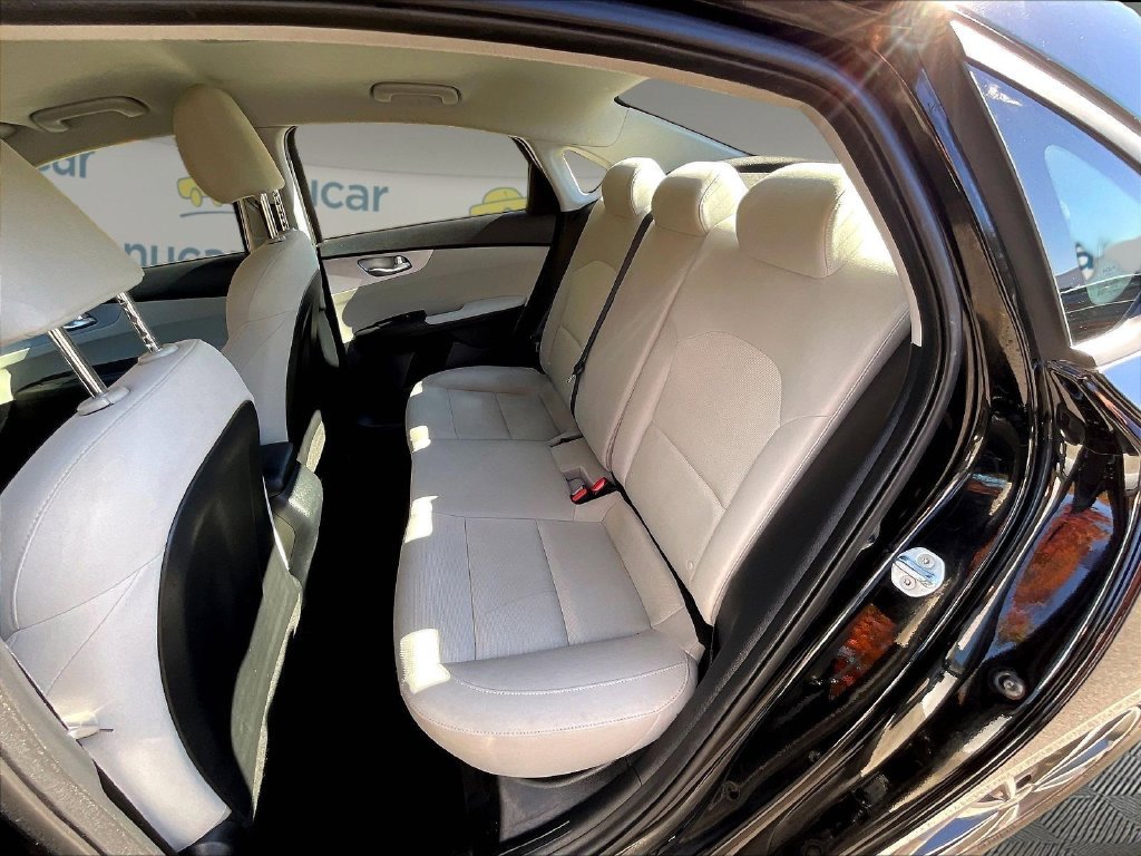 Used 2023 Black Kia LXS image 25