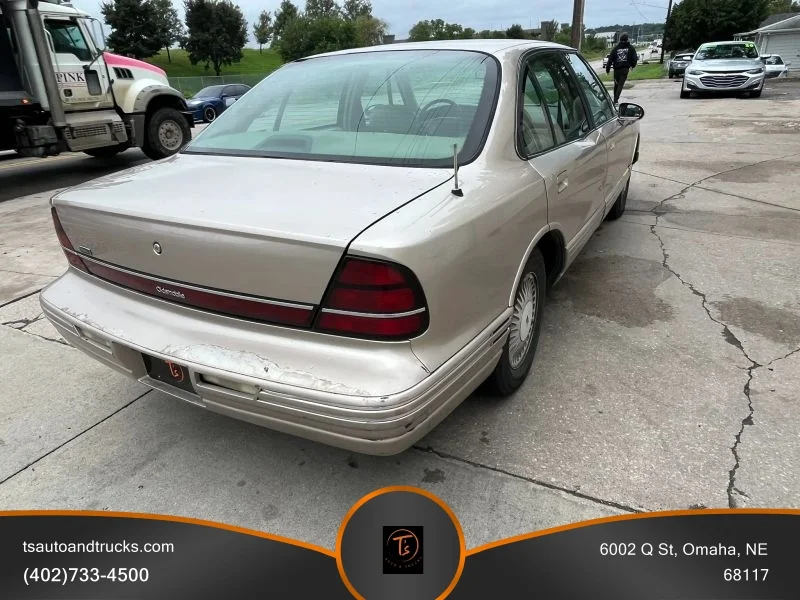 Used 1998 Gold Oldsmobile Sedan 4D image 6