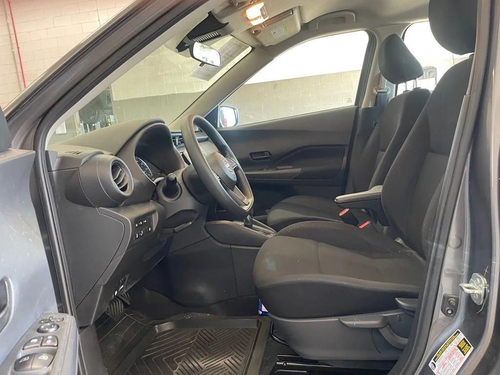 Used 2023 Gray Nissan S image 10