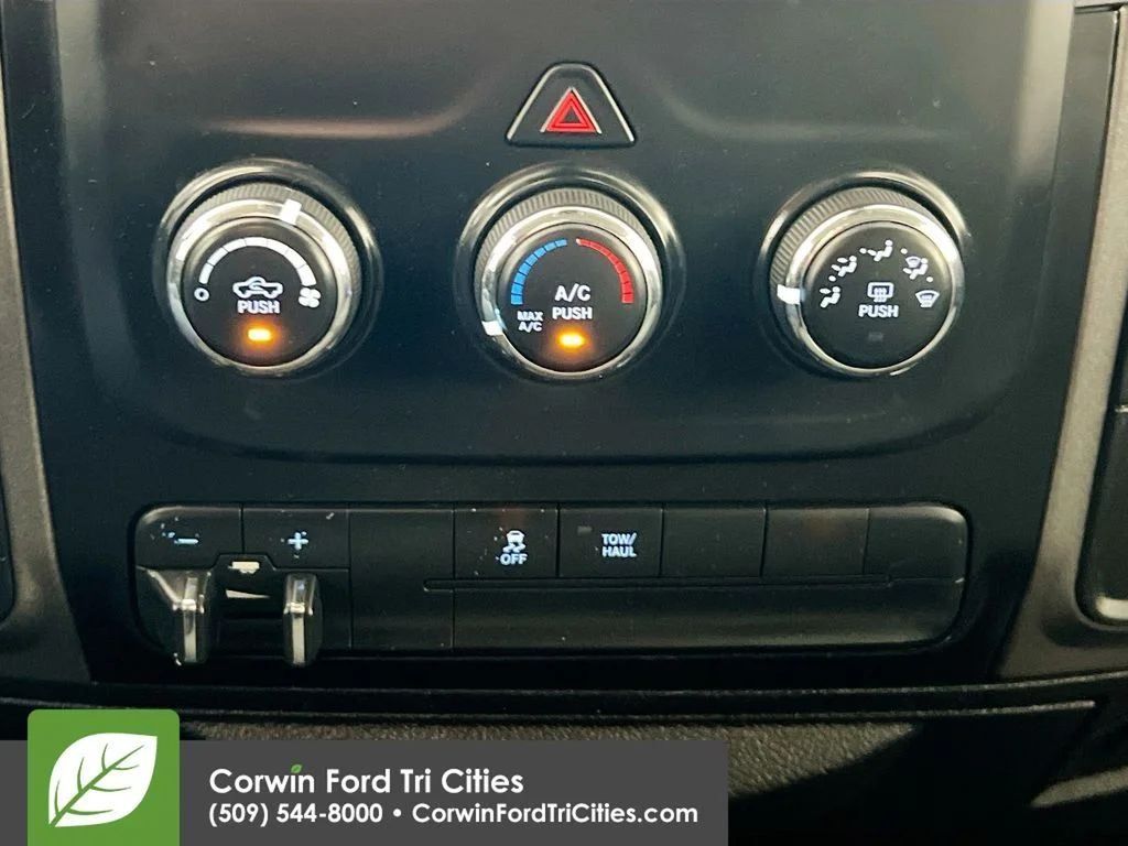Used 2018 Bright Silver Clearcoat Metallic Ram Express image 9