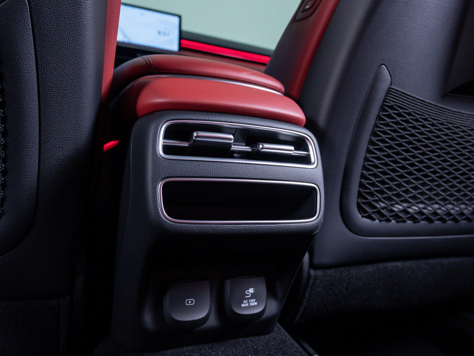2026 GENESIS GV70 Sport Advanced - Photo 17