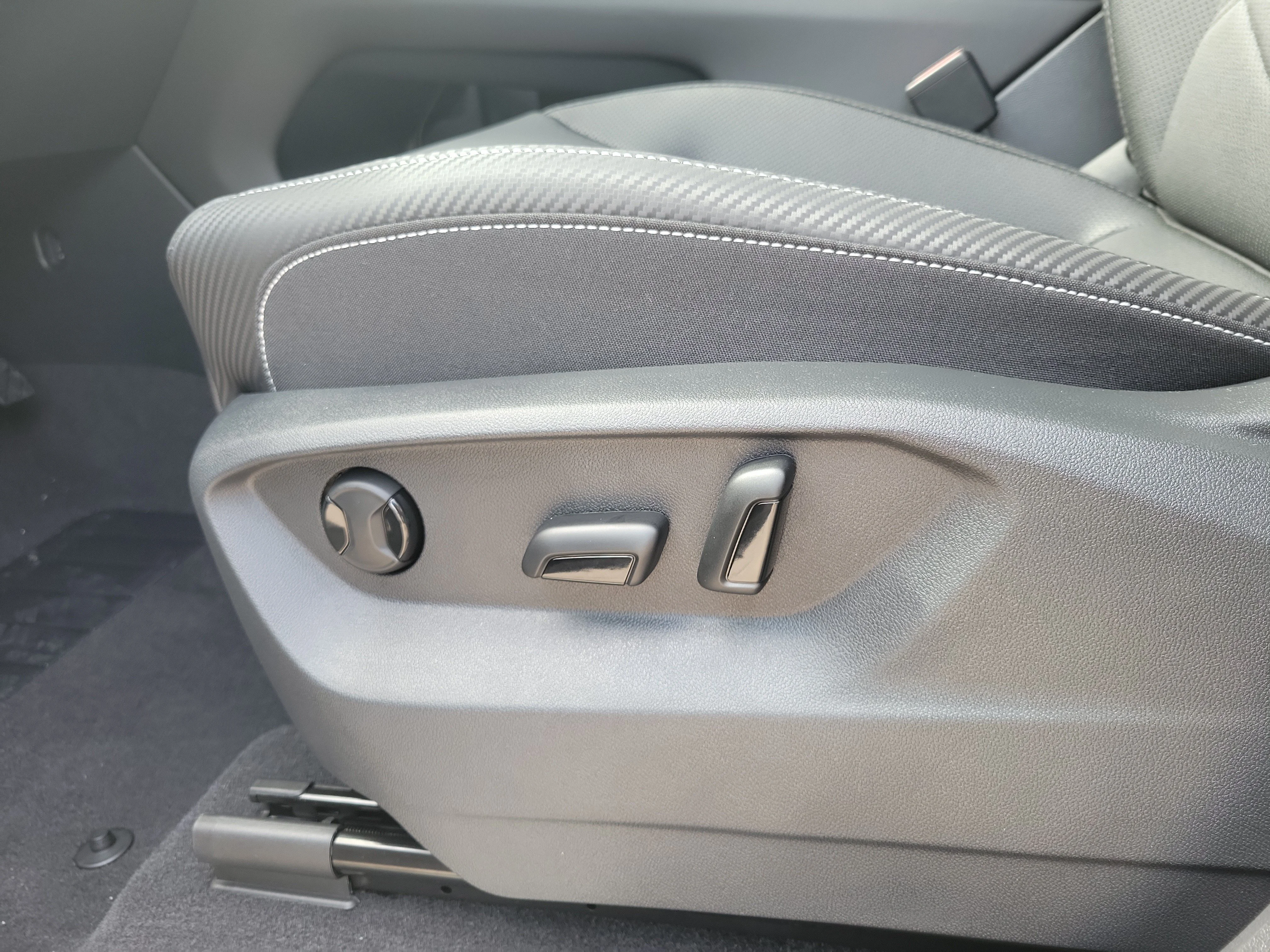 New 2026 Gray Volkswagen 2.0T SE w/Technology image 16