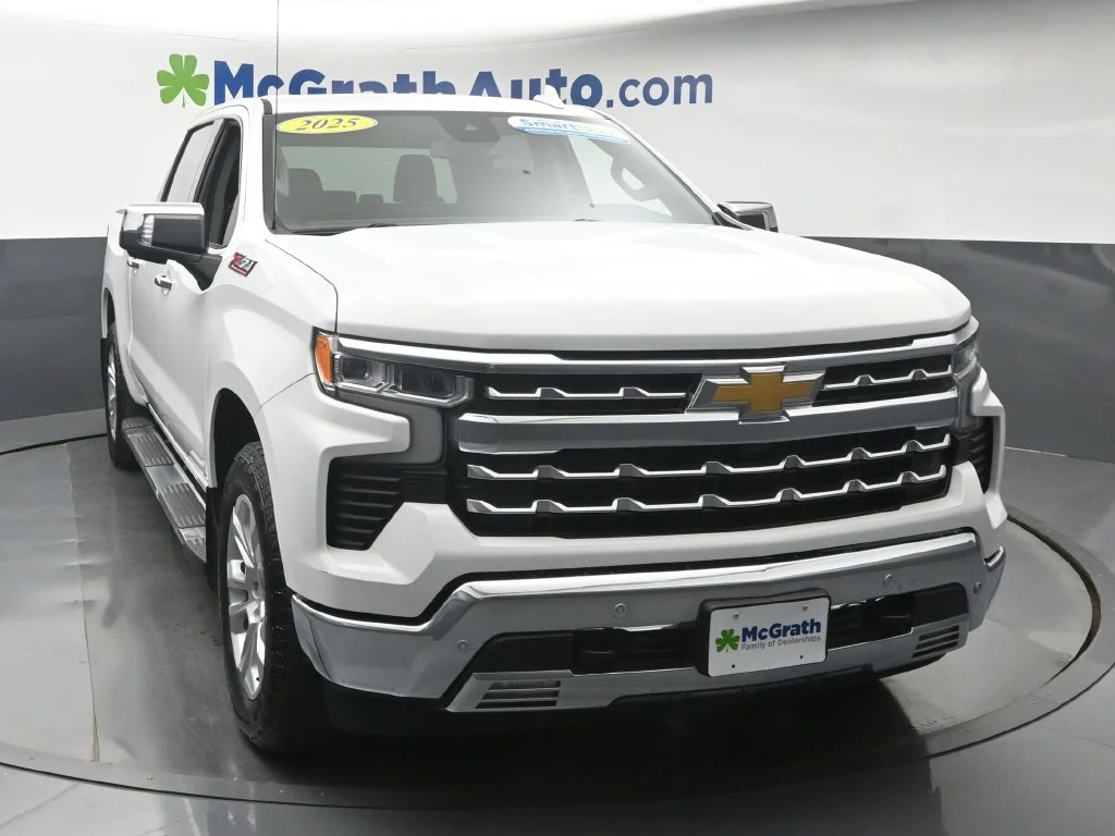 Used 2025 White Chevrolet LTZ image 5