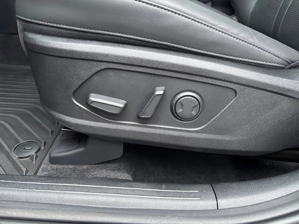Used 2025 Brown Kia X-Line SX image 35