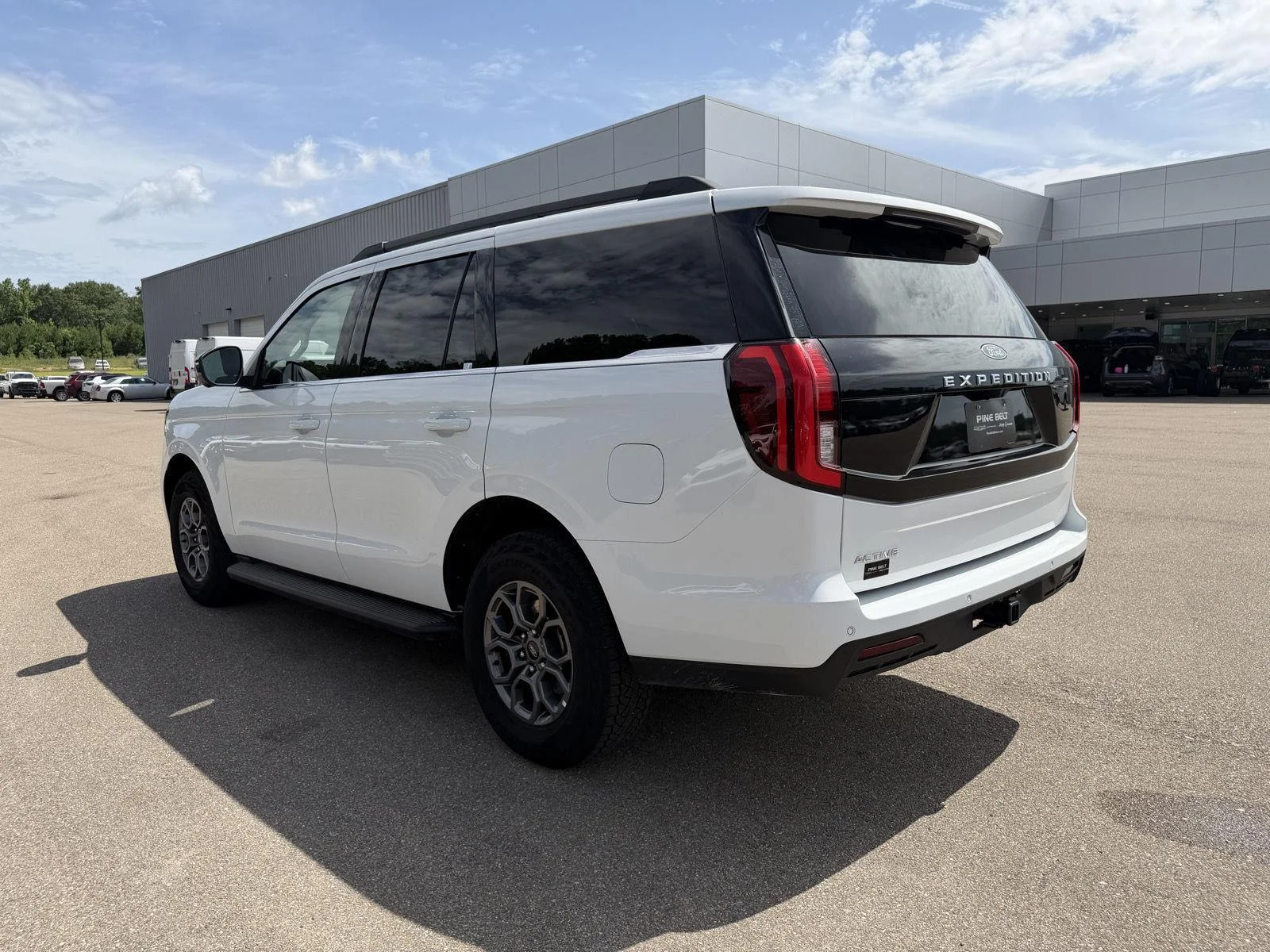 Used 2025 Oxford White Ford Active image 4