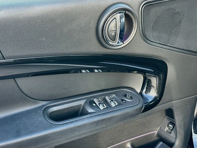 Used 2024 Black MINI Classic image 17