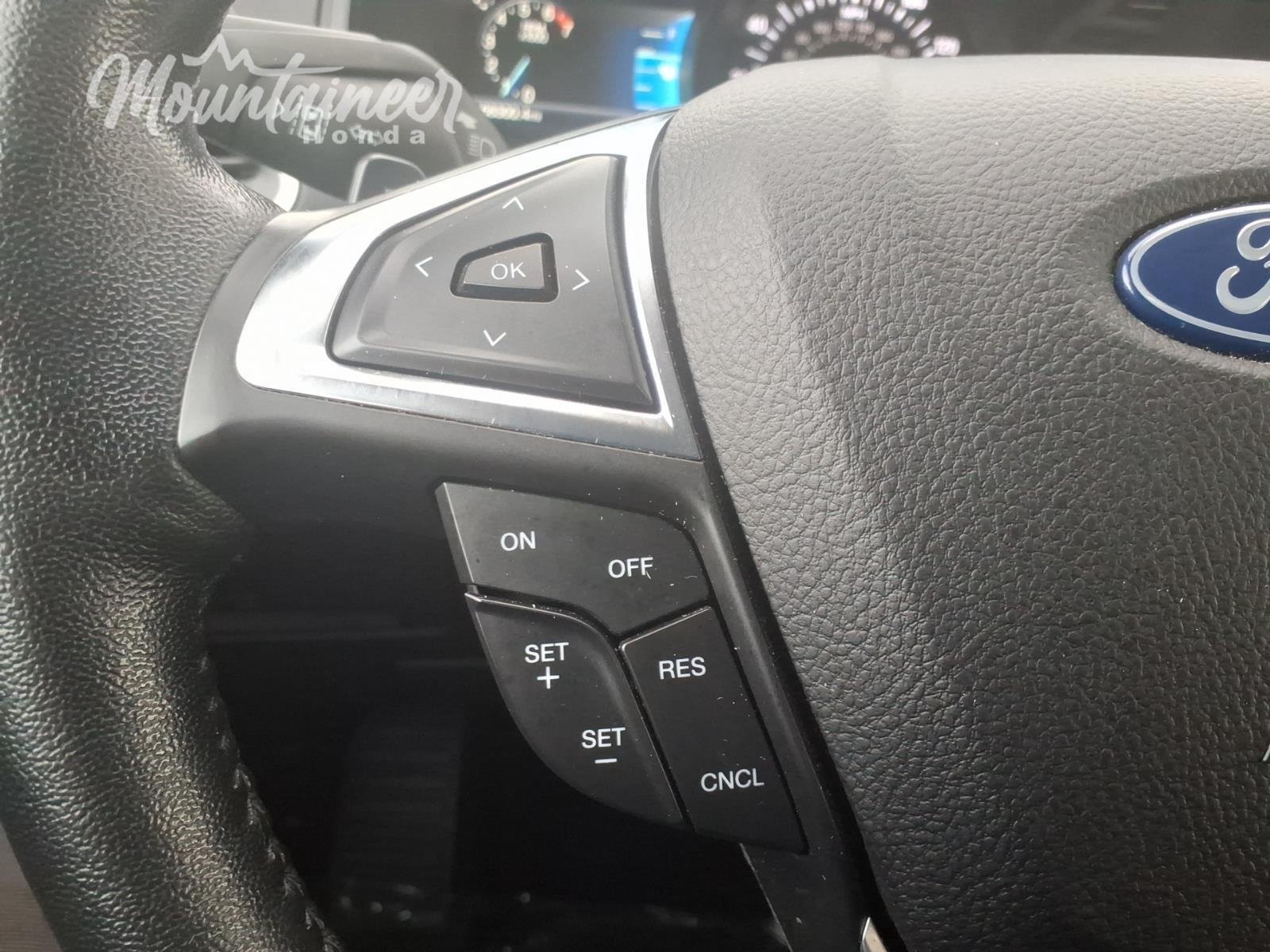 Used 2022 Agate Black Ford SEL image 25