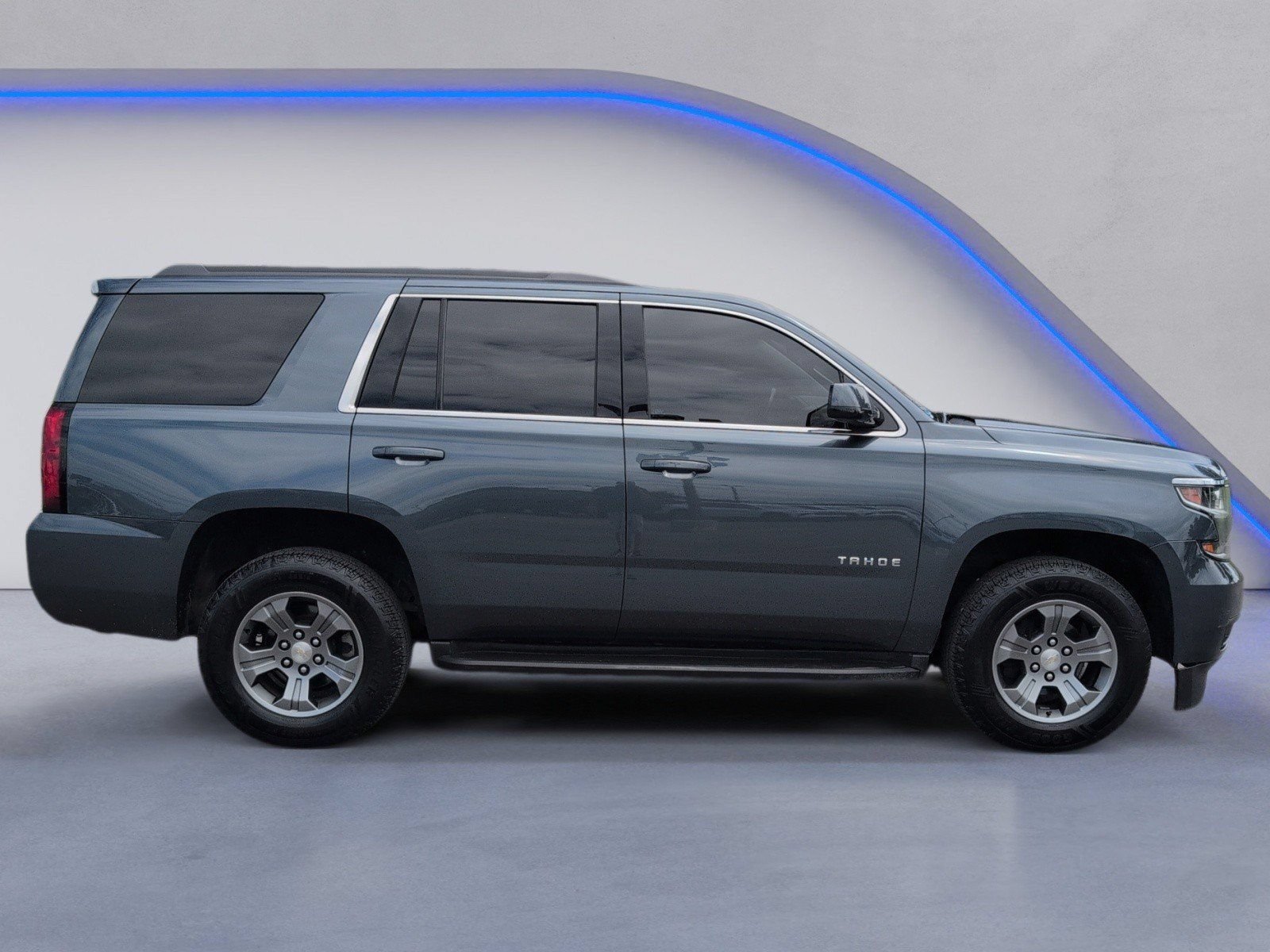 Used 2020 SHADOW GRAY METALLIC Chevrolet LS image 11