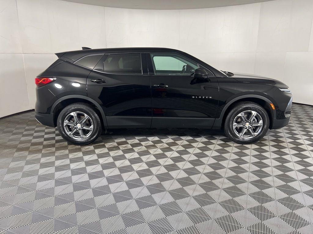 Used 2023 Black Chevrolet LT image 12
