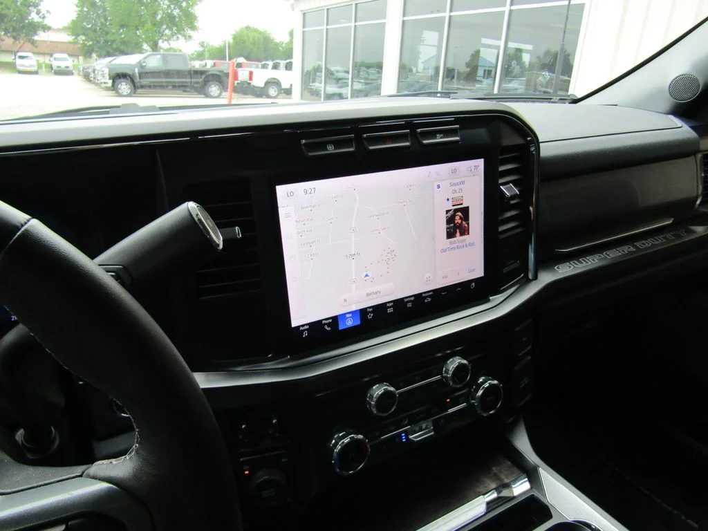 Used 2024 Gray Metallic Ford Lariat image 26