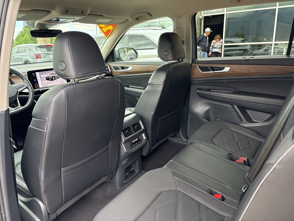 2024 Volkswagen Atlas SE w/Tech - Photo 17