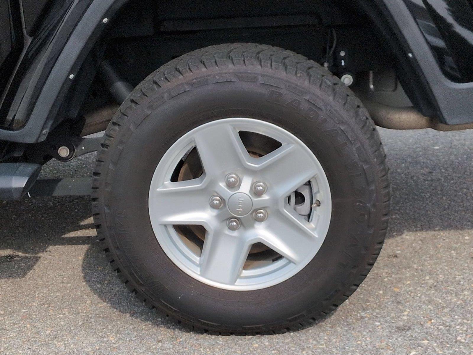 Used 2023 Black Clearcoat Jeep Sport S image 11