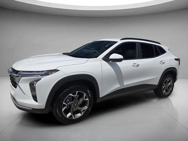 Used 2024 Summit White Chevrolet LT image 9