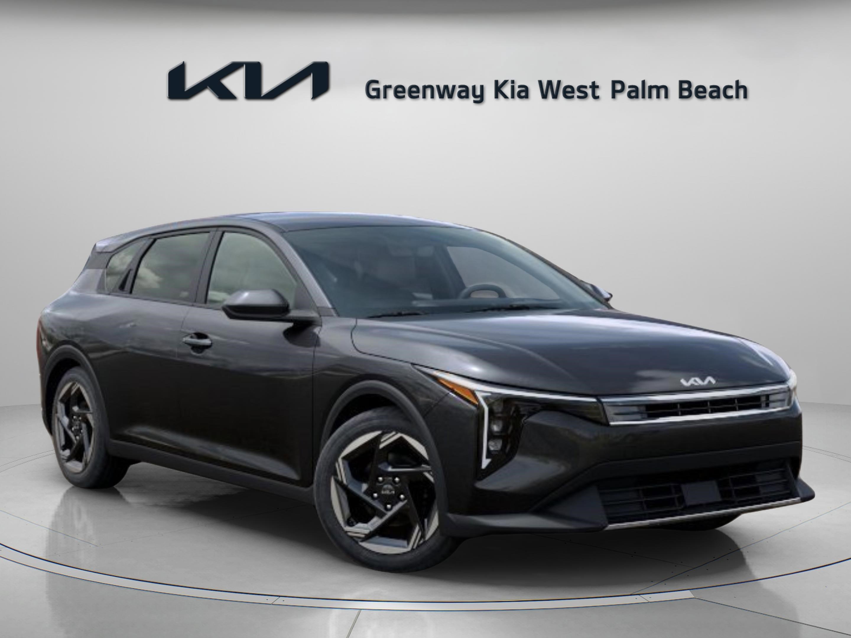 2026 Kia K4 EX AT Hatchback's photo