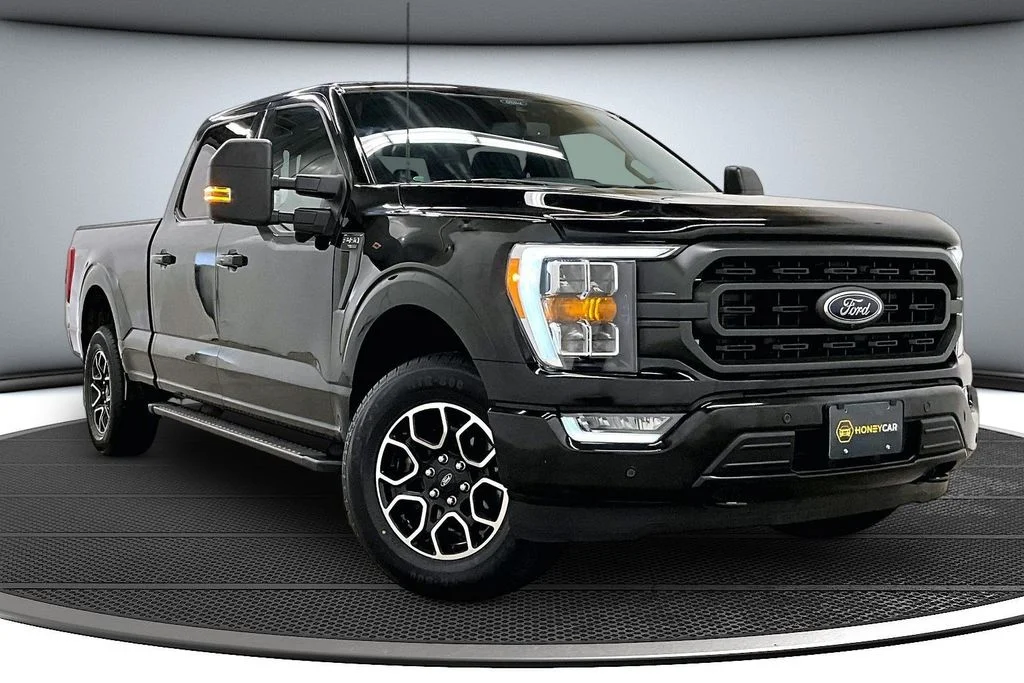 Used 2022 Black Ford XLT image 1