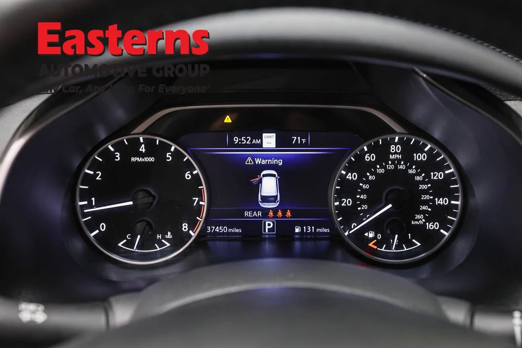 Used 2023 White Nissan SL image 18