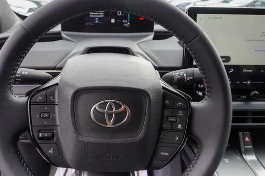 New 2026 Wind Chill Pearl <sup>1</sup> Toyota  XLE image 14