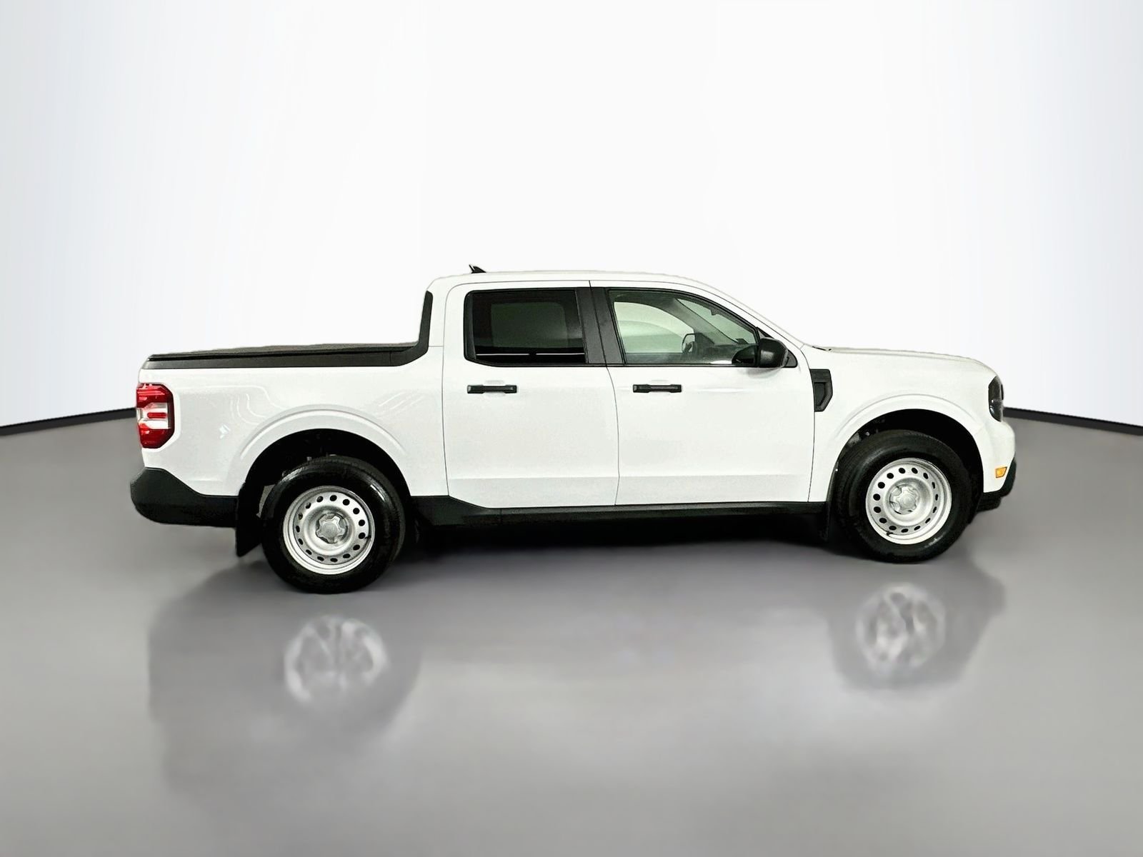 Used 2023 Oxford White Ford XL image 8
