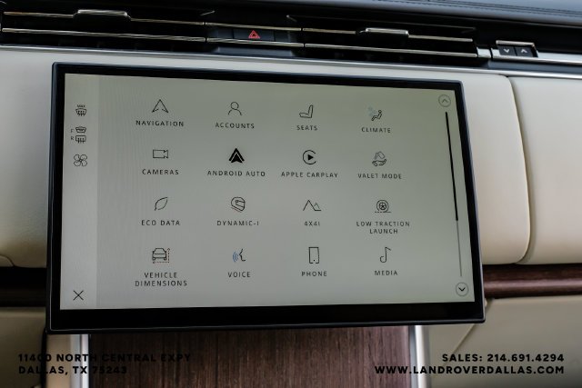 Used 2024  Land Rover SE image 26