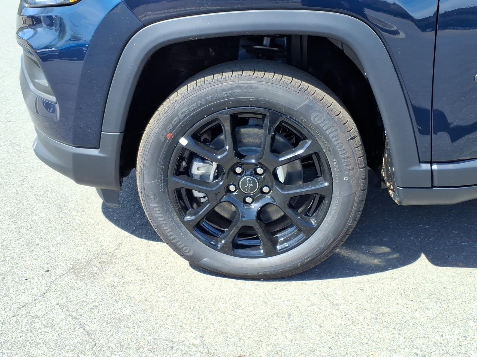 New 2026 Fathom Blue Pearl-Coat Exterior Paint Jeep Latitude Altitude image 11