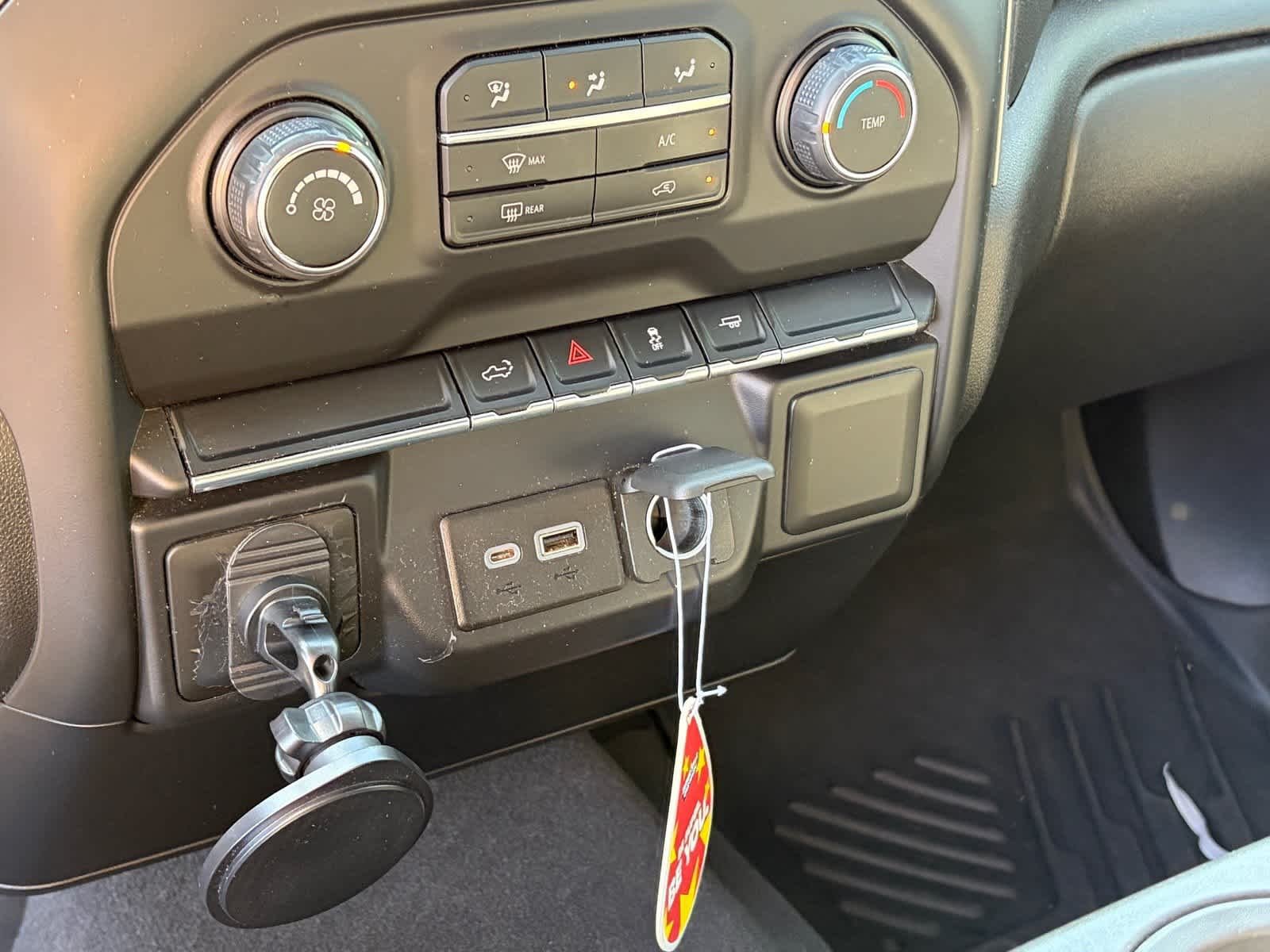 Used 2021 White Chevrolet Custom image 14