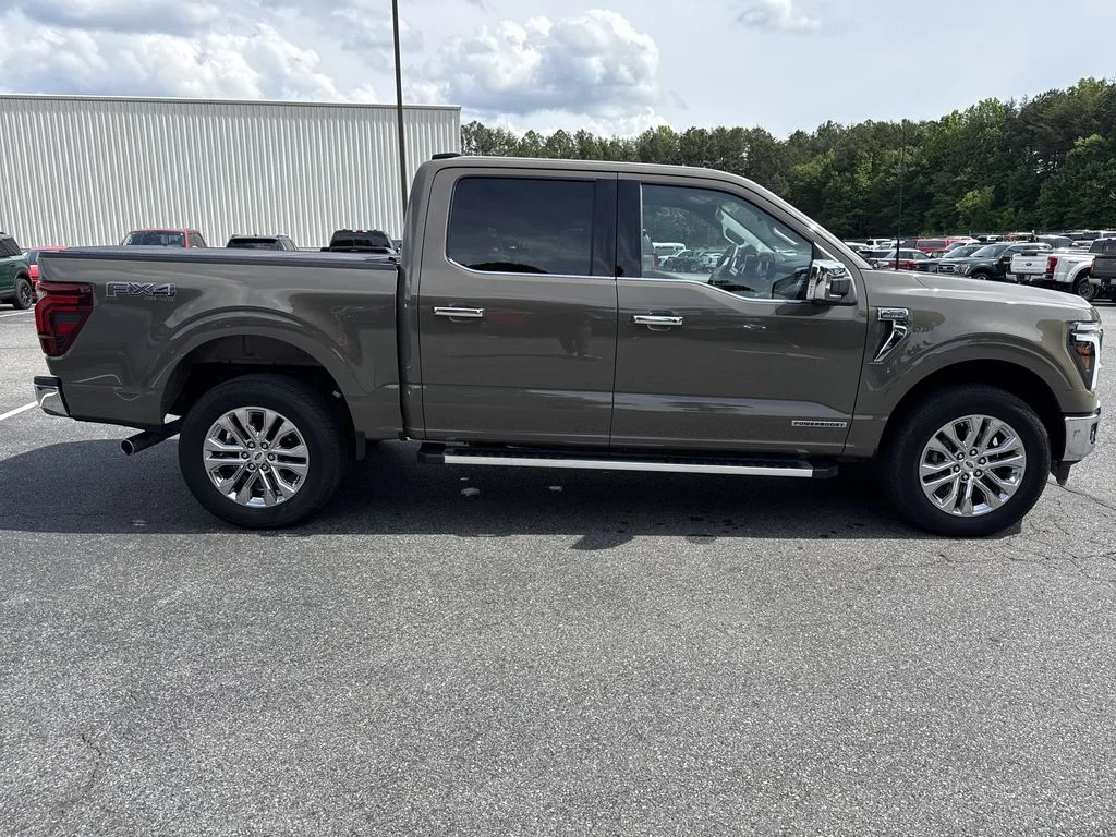 Used 2025 Gray Ford Lariat image 8