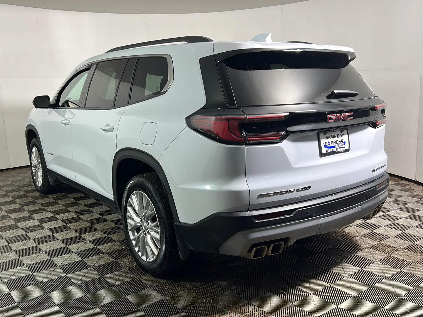 Used 2026 Glacier White Tricoat GMC AWD Elevation image 10