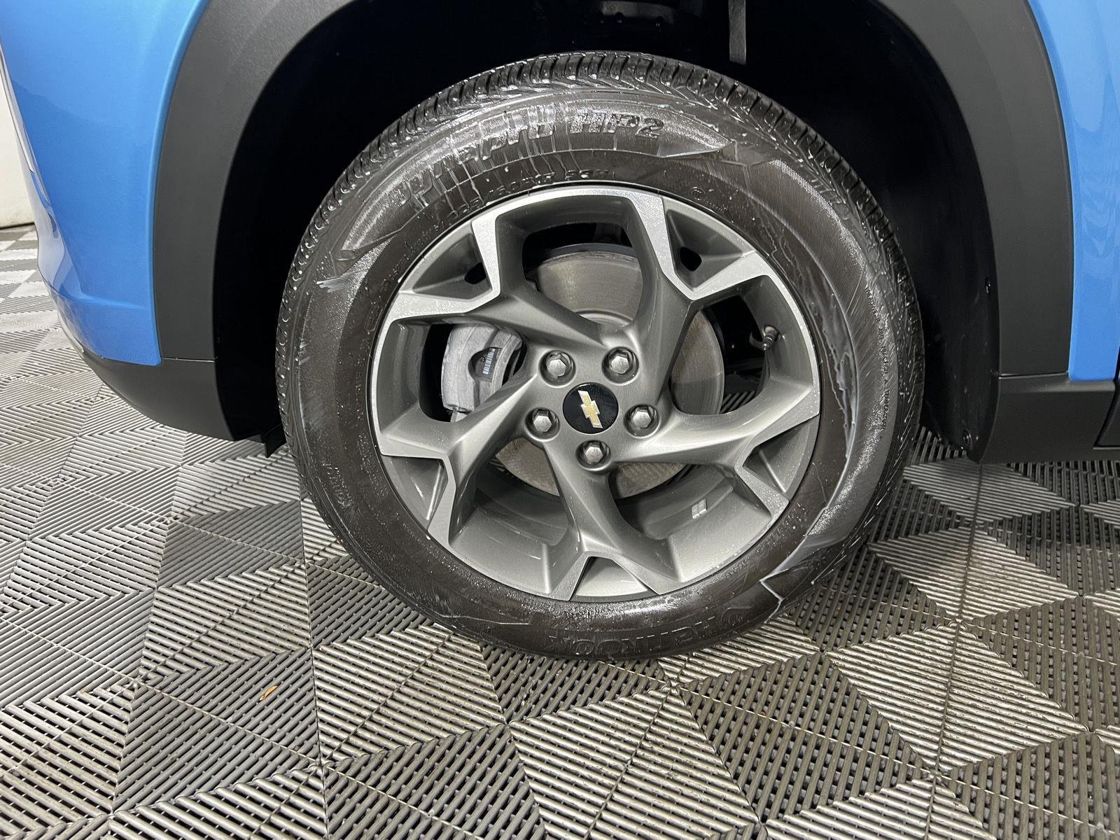Used 2025 Marina Blue Metallic Chevrolet LT image 6