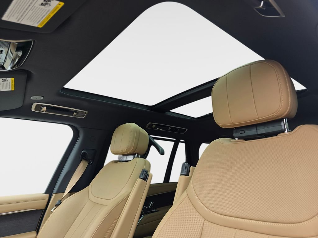 New 2026 Carpathian Grey LAND ROVER SE 7 Seats image 31