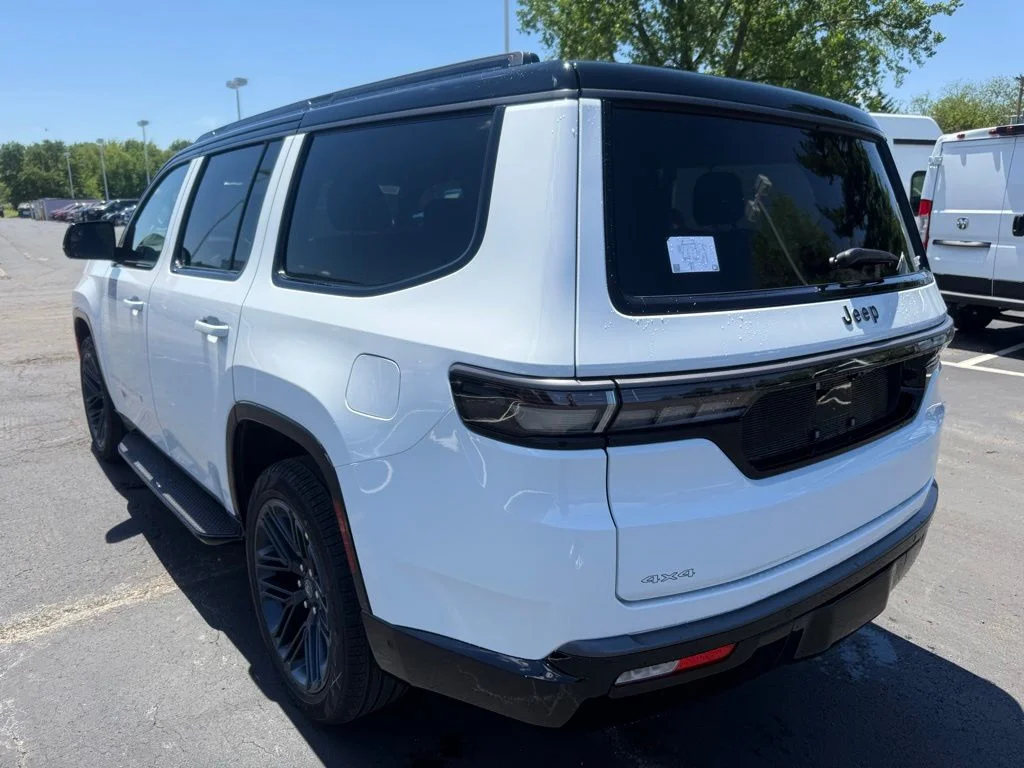 New 2026 Bright White Clear-Coat Exterior Paint Jeep  image 6