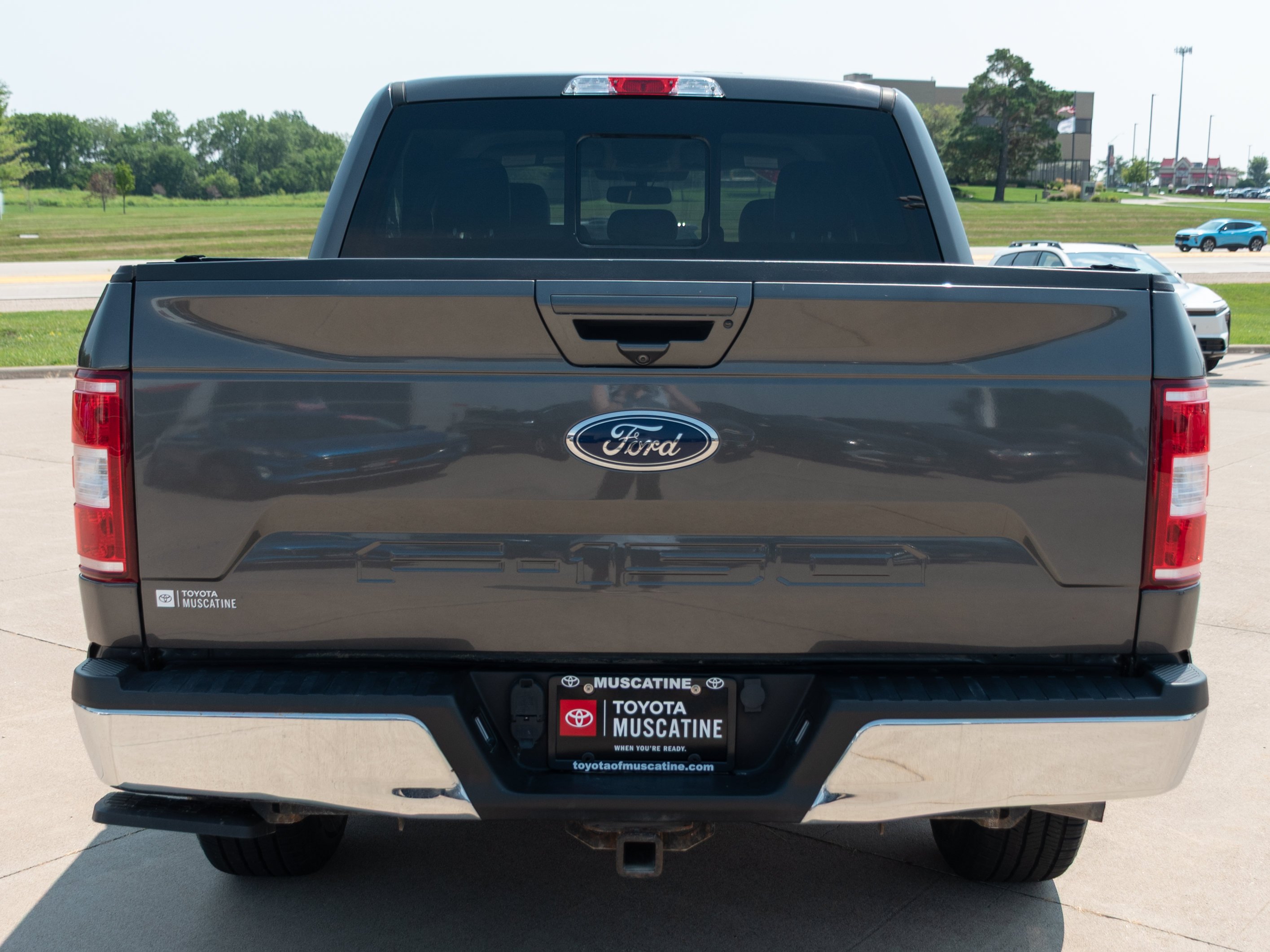 Used 2019 Gray Ford Lariat 4X4 image 20