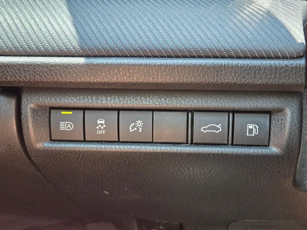 Used 2025  Toyota SE image 21