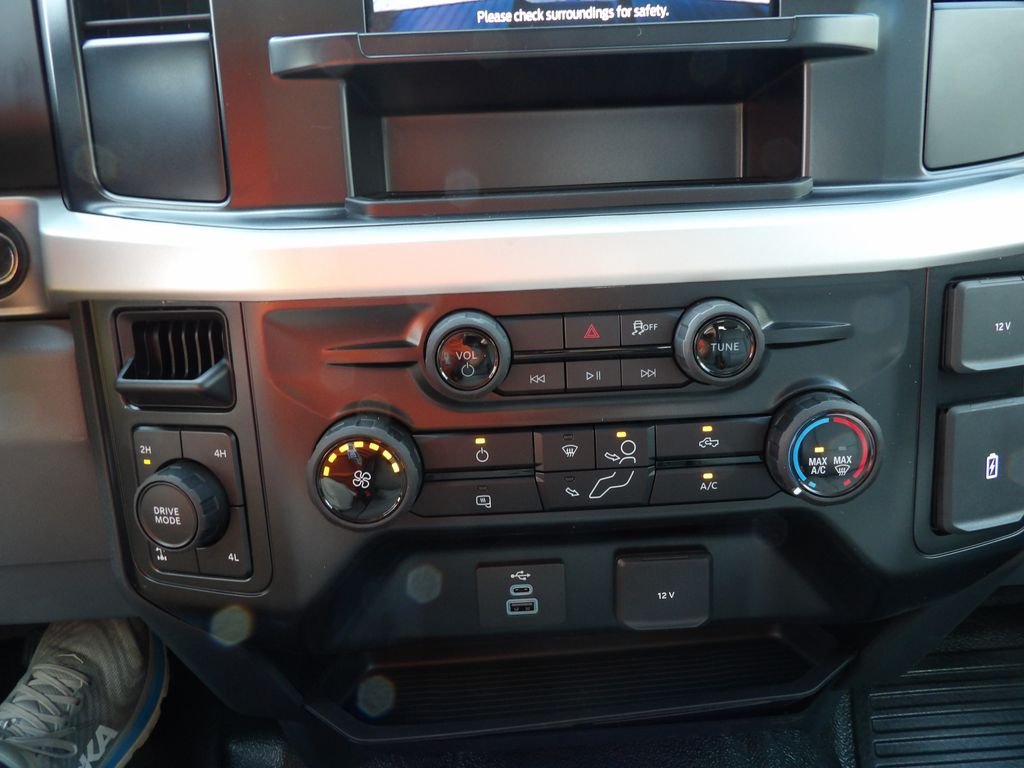 New 2026 Oxford White Ford F-250® XL image 22