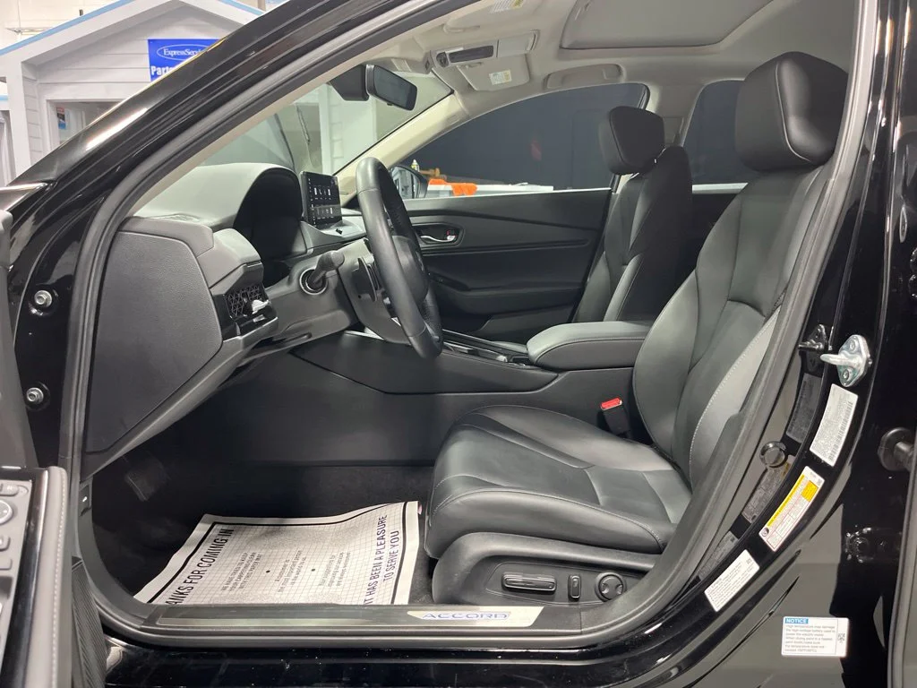 Certified Used 2025 Crystal Black Pearl Honda HYBRID TOURING image 11